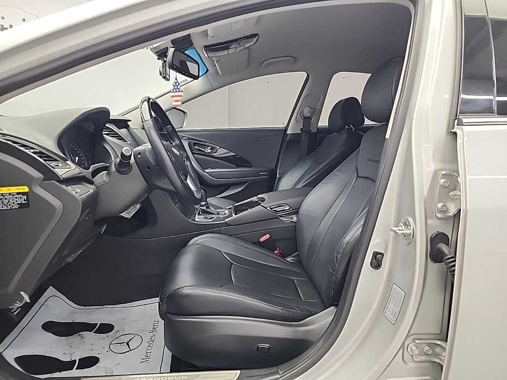 HYUNDAI Grandeur - Vista 11