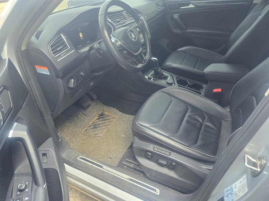 Volkswagen Tiguan - Vista 5