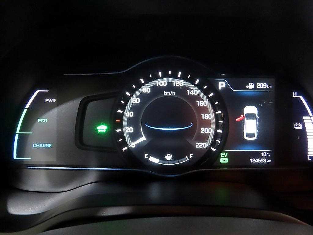 HYUNDAI Ioniq - Vista 9