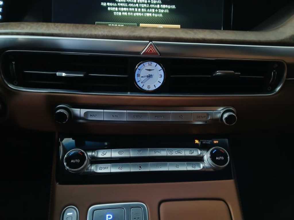 Genesis G90 - Vista 12