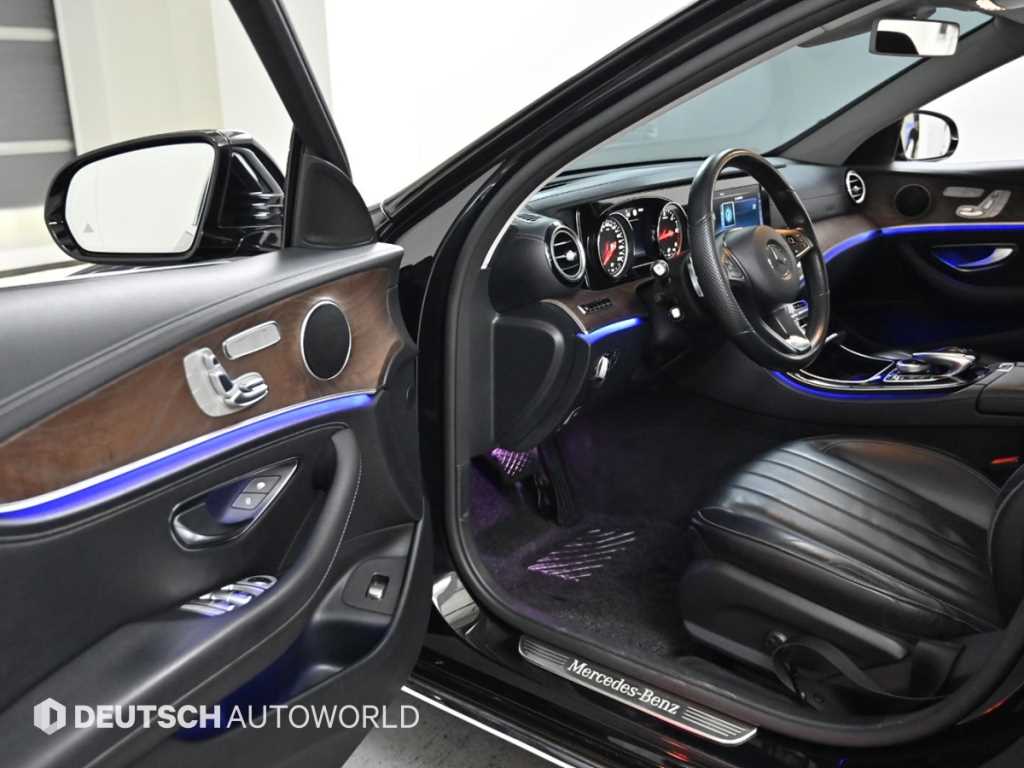 Mercedes Benz E class - Vista 11