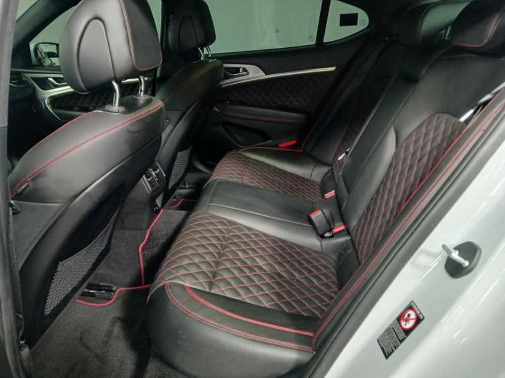 Genesis G70 - Vista 7