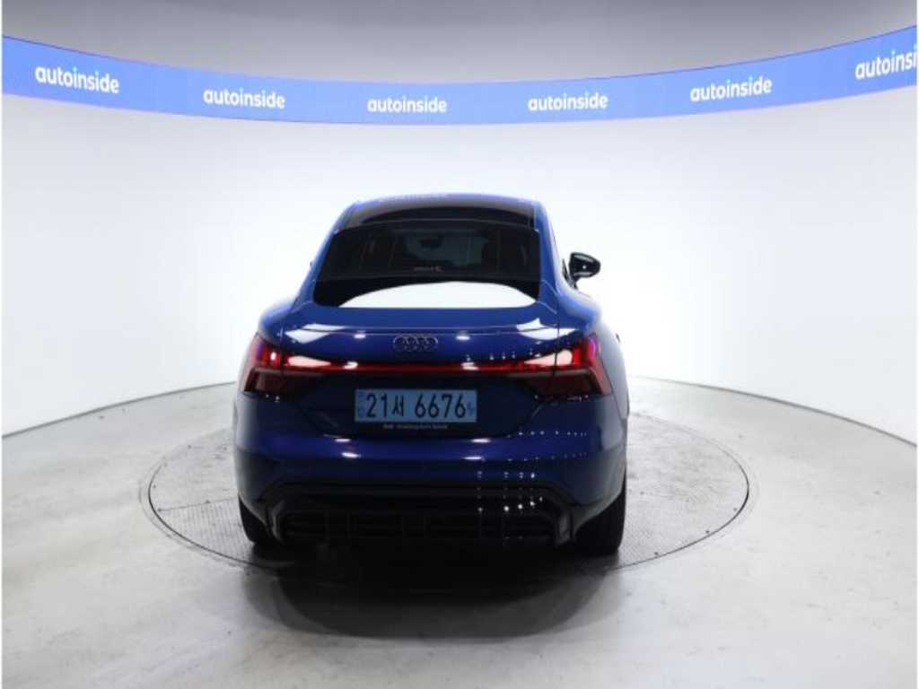 Audi e-Tron GT - Vista 4