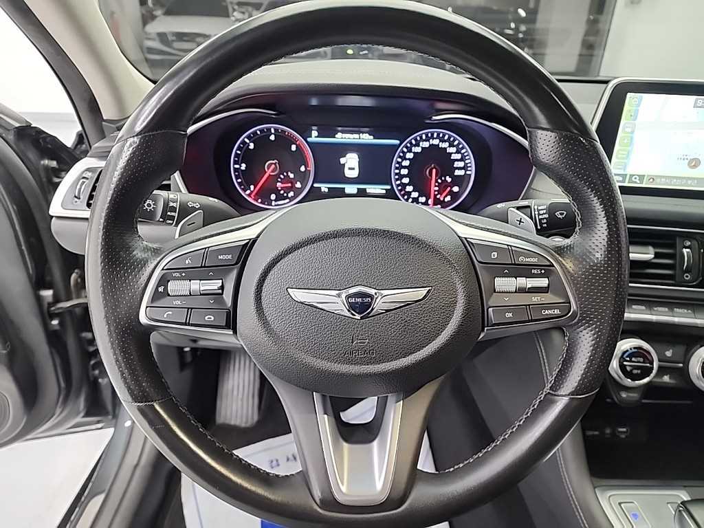 Genesis G70 - Vista 9