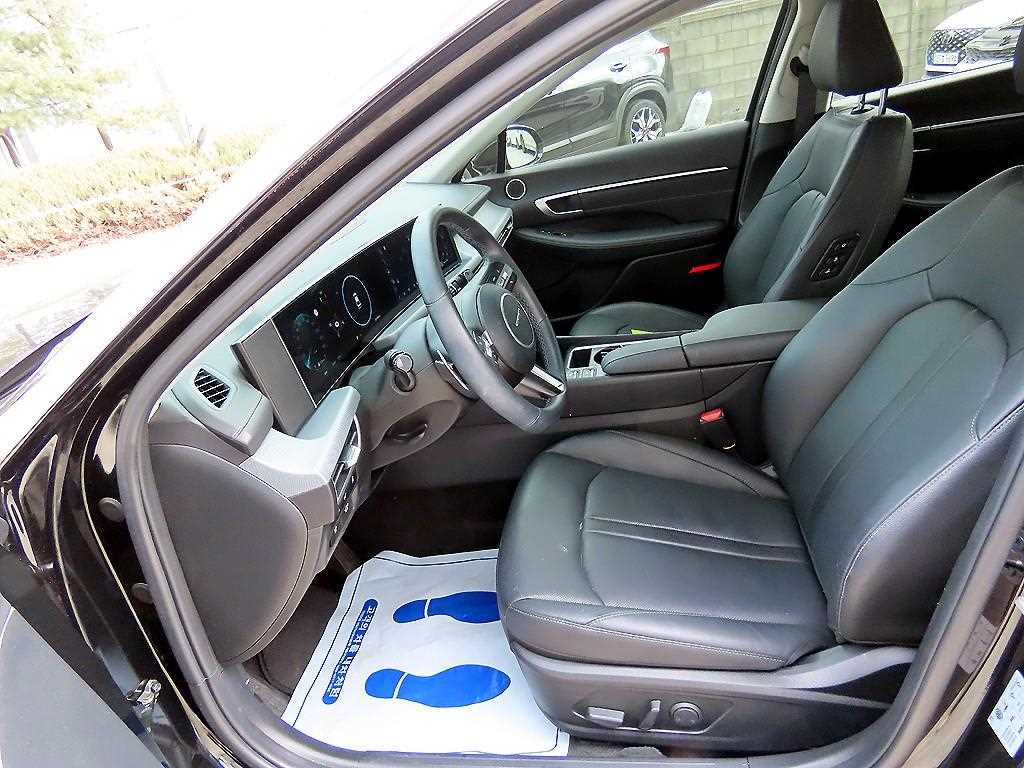 HYUNDAI Sonata - Vista 5