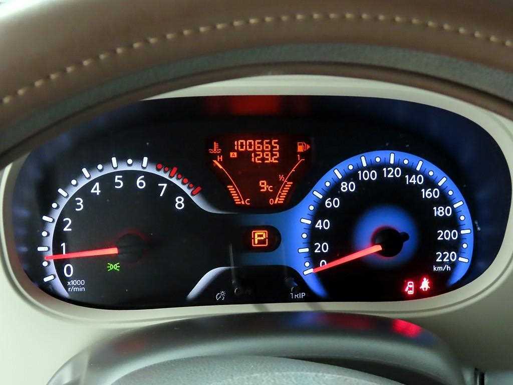 Nissan Cube - Vista 6