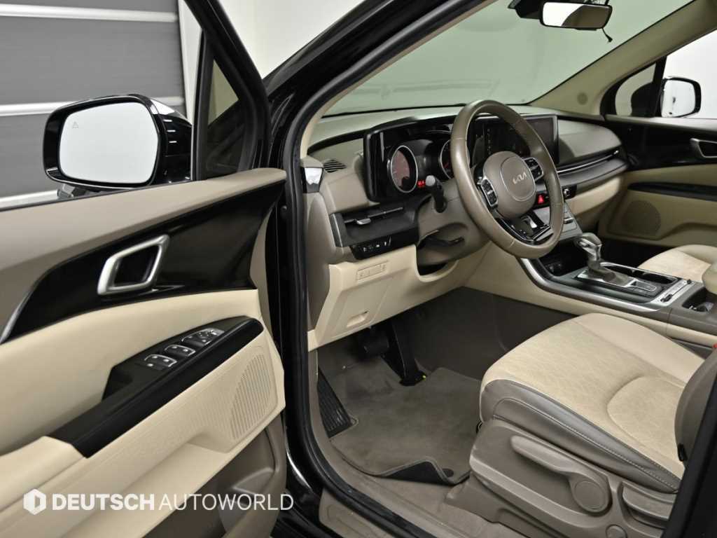 KIA Carnival - Vista 11