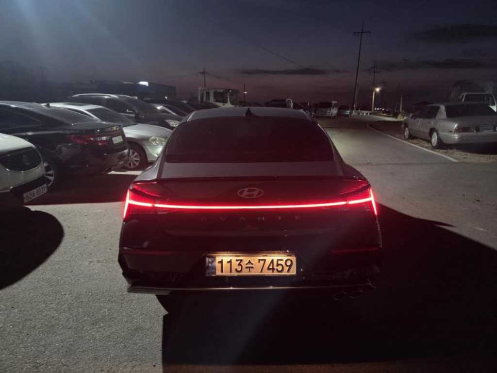 HYUNDAI Avante - Vista 11