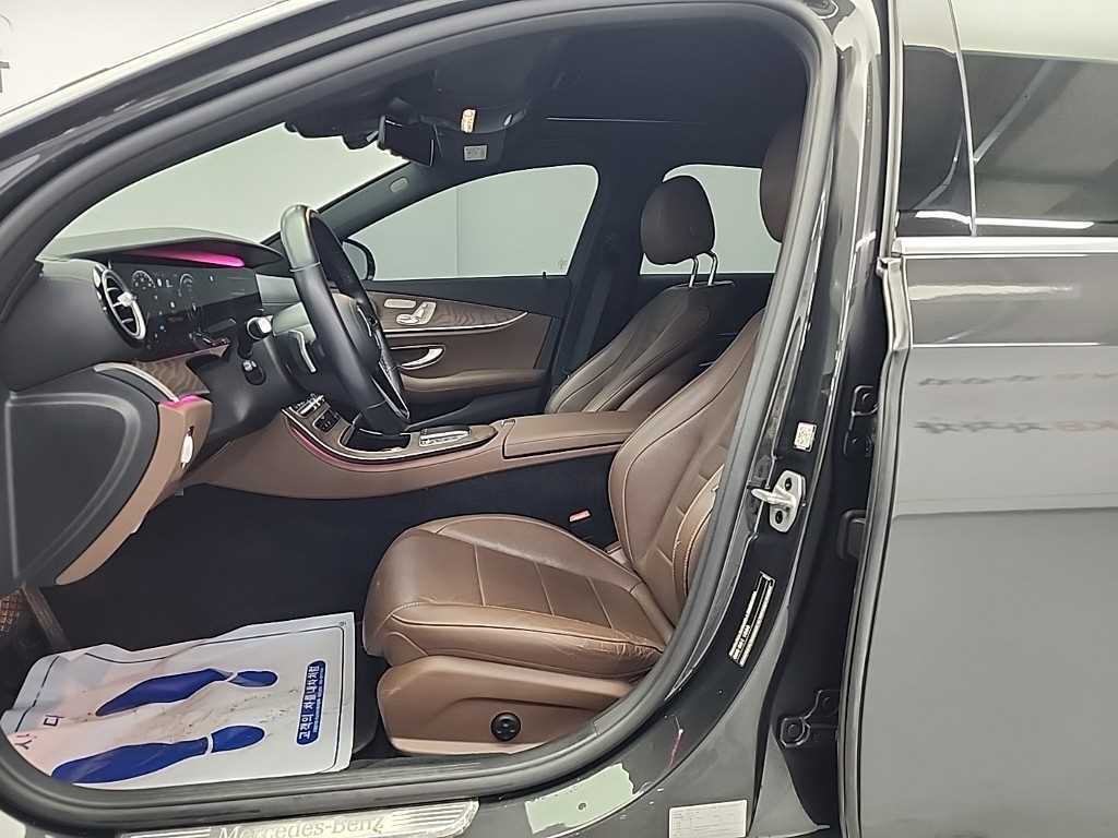 Mercedes Benz E class - Vista 11