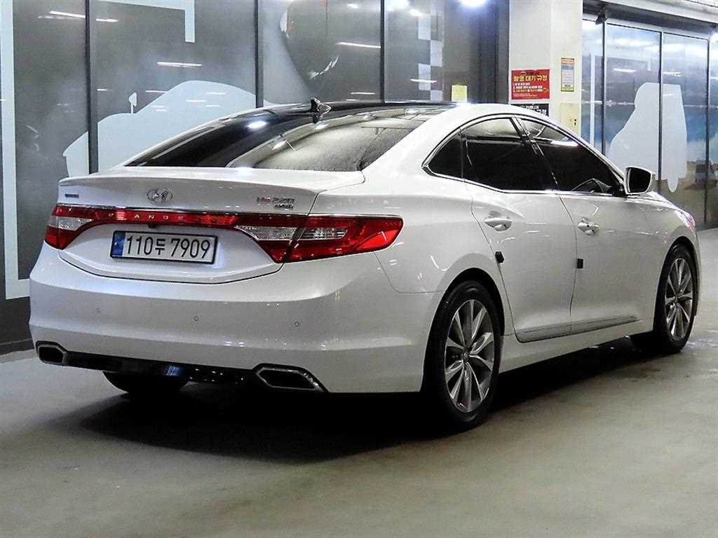 HYUNDAI Grandeur - Vista 5