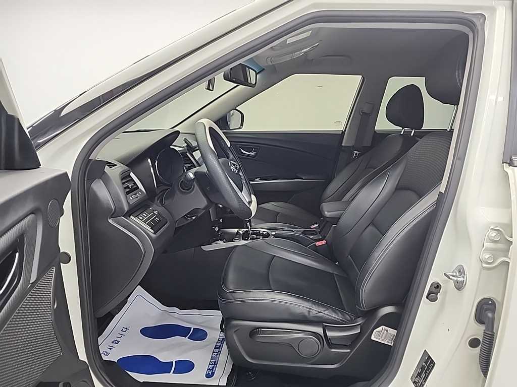 Ssangyong Tivoli - Vista 11