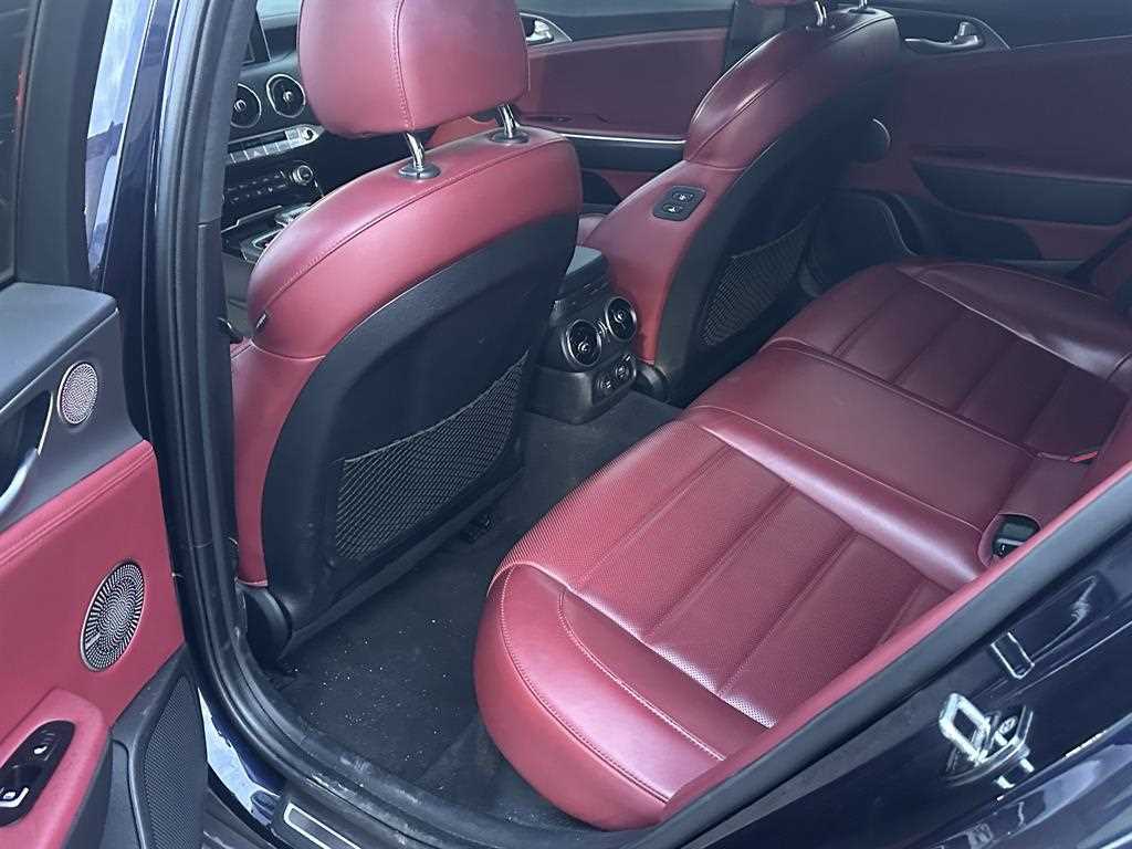 KIA Stinger - Vista 8