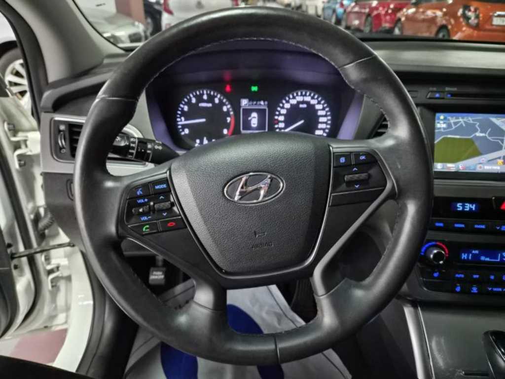 HYUNDAI Sonata - Vista 7