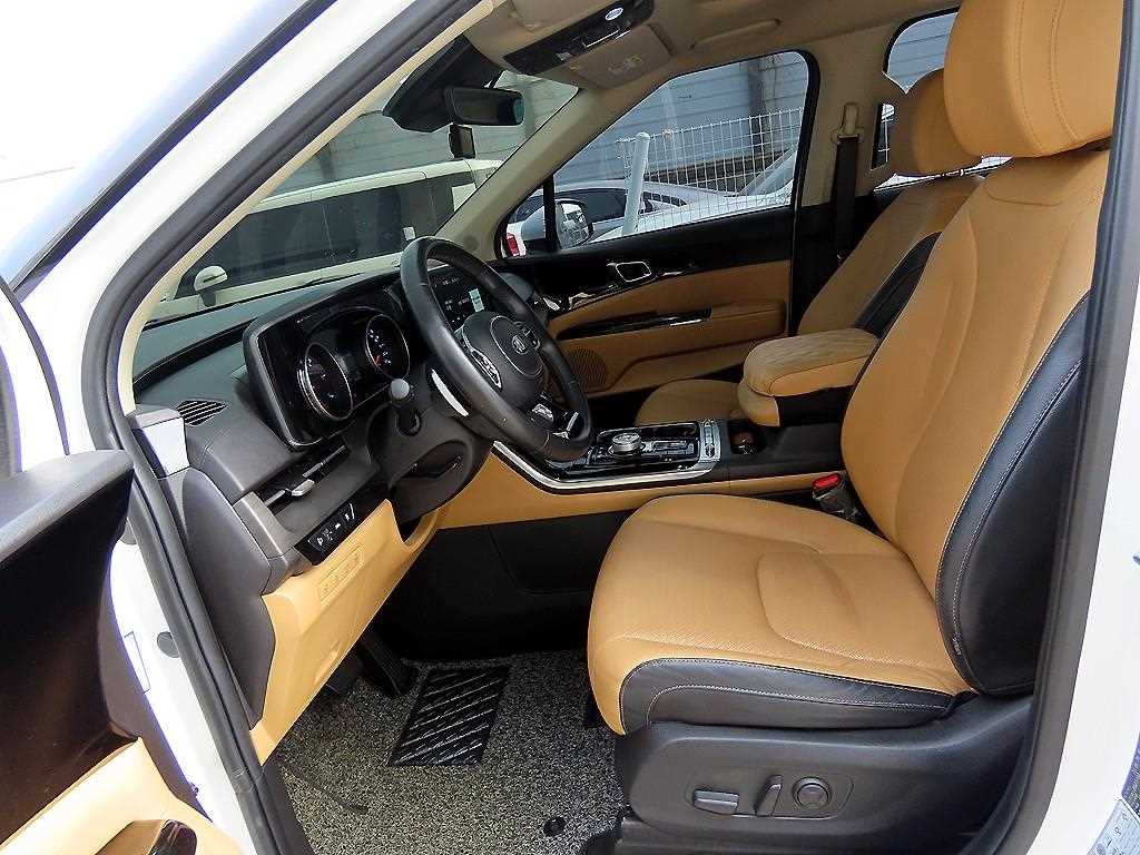 KIA Carnival - Vista 5