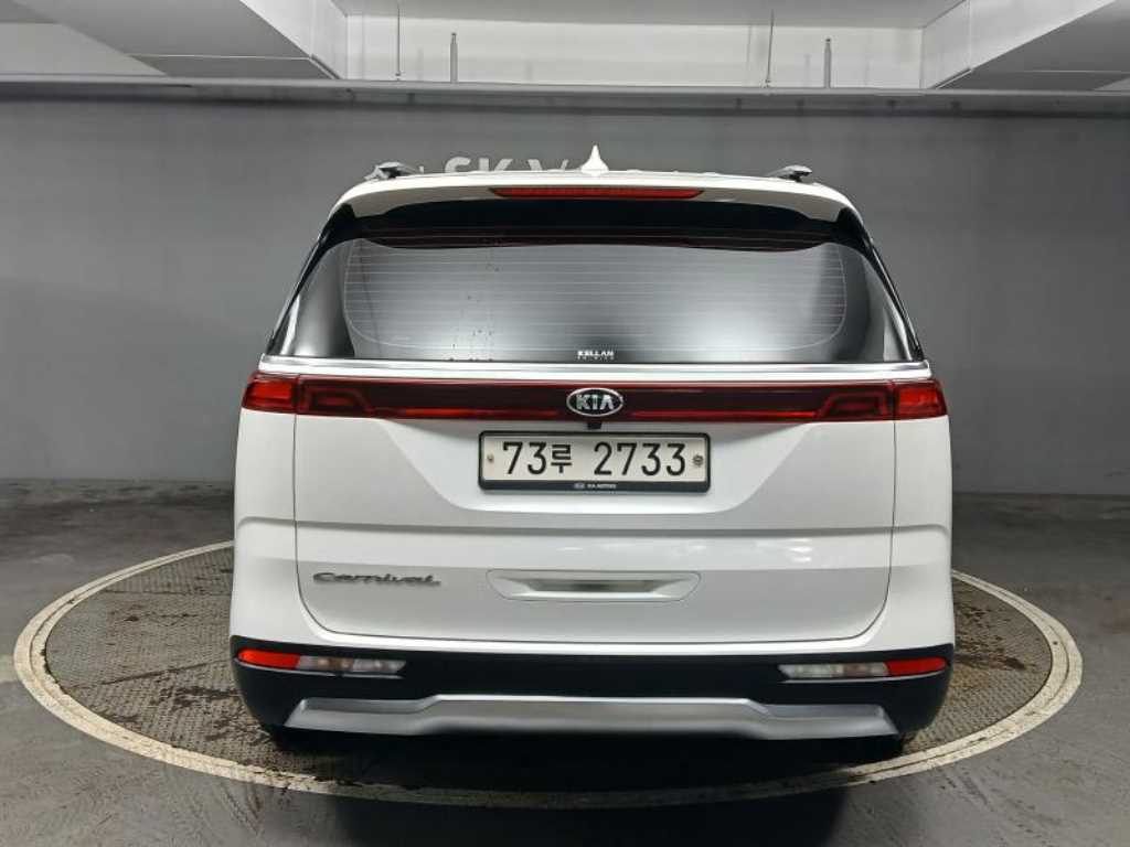 KIA Carnival - Vista 5