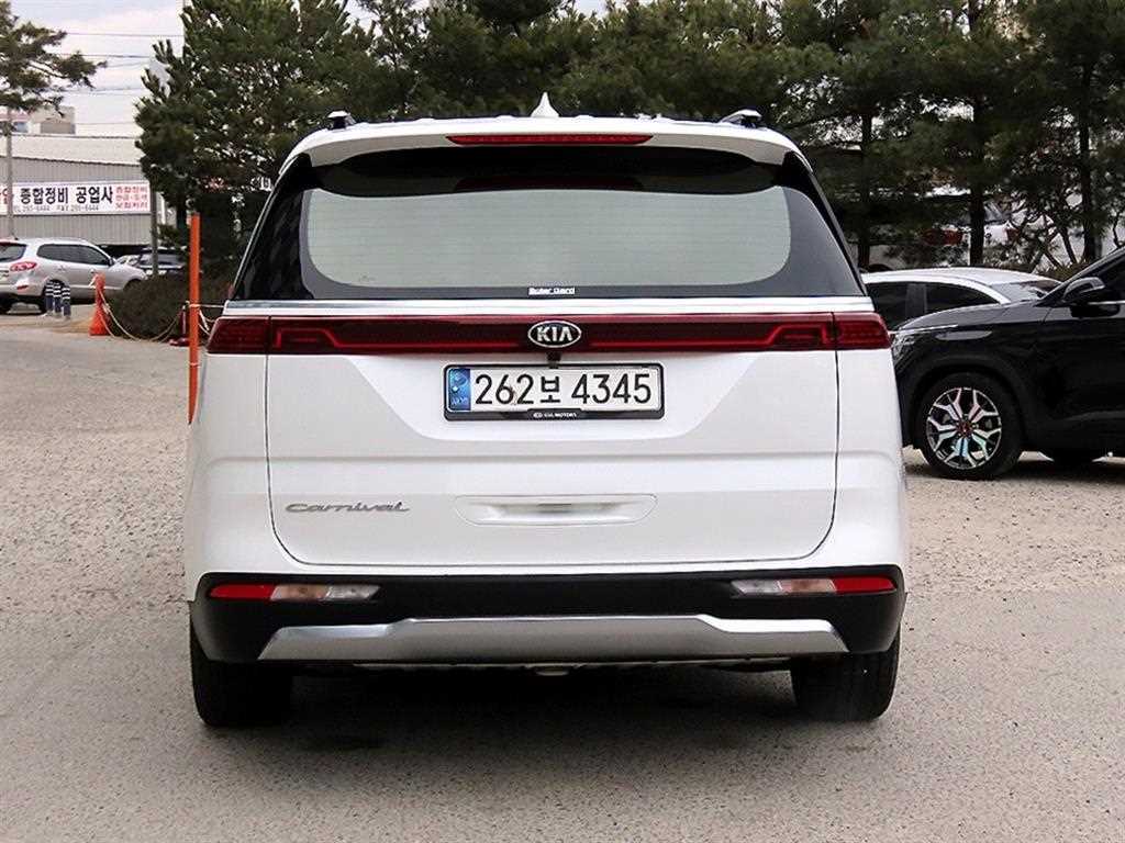 KIA Carnival - Vista 4
