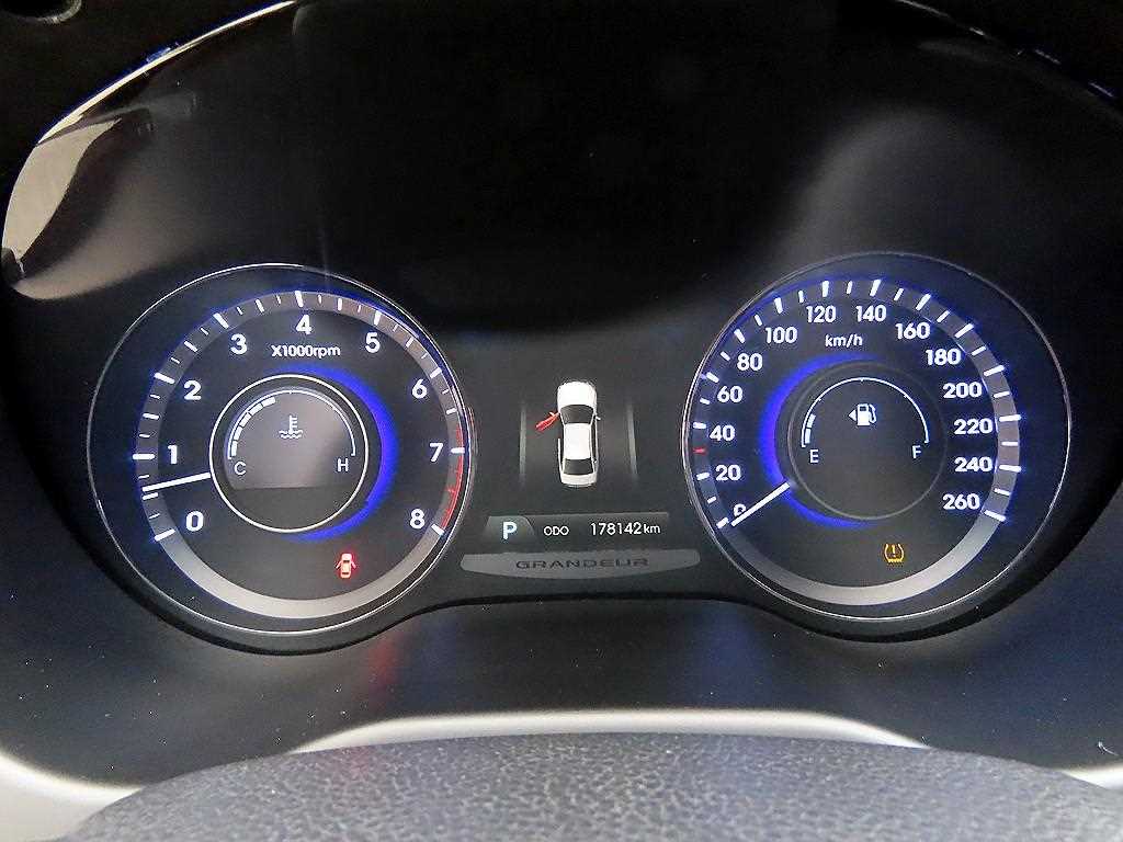 HYUNDAI Grandeur - Vista 9