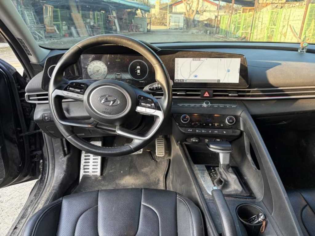 HYUNDAI Avante - Vista 8