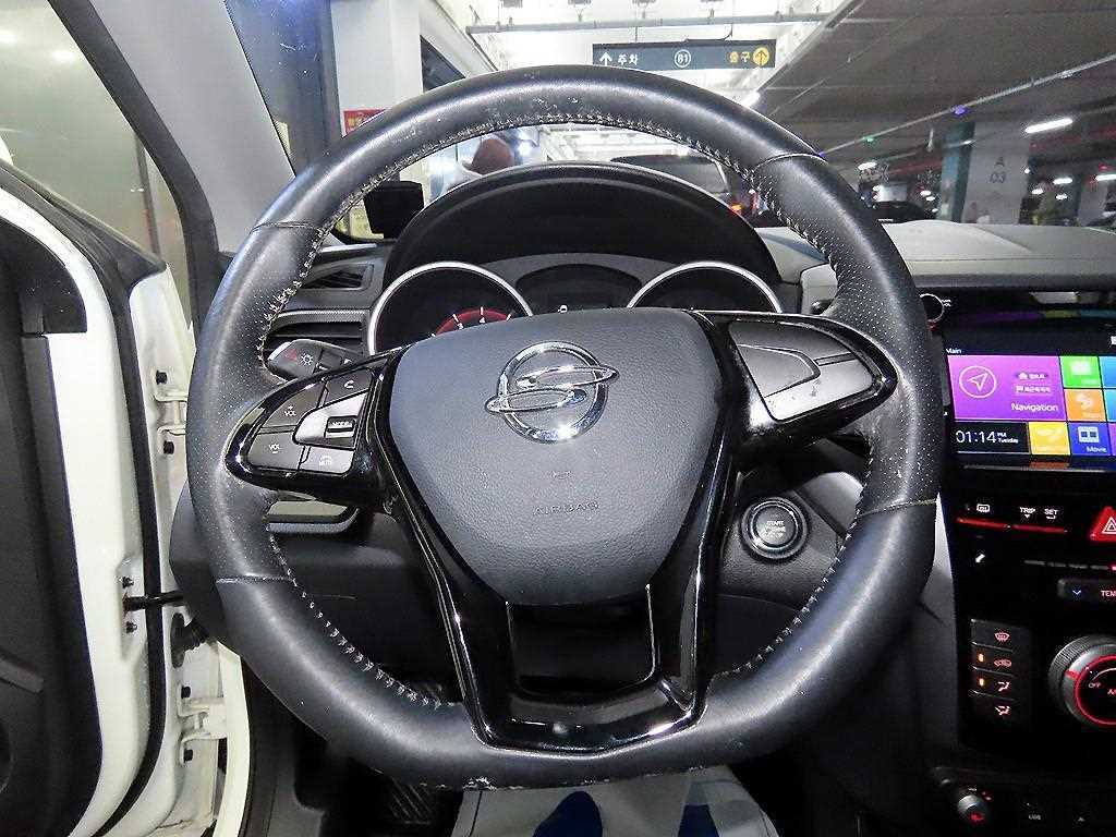 Ssangyong Tivoli - Vista 8