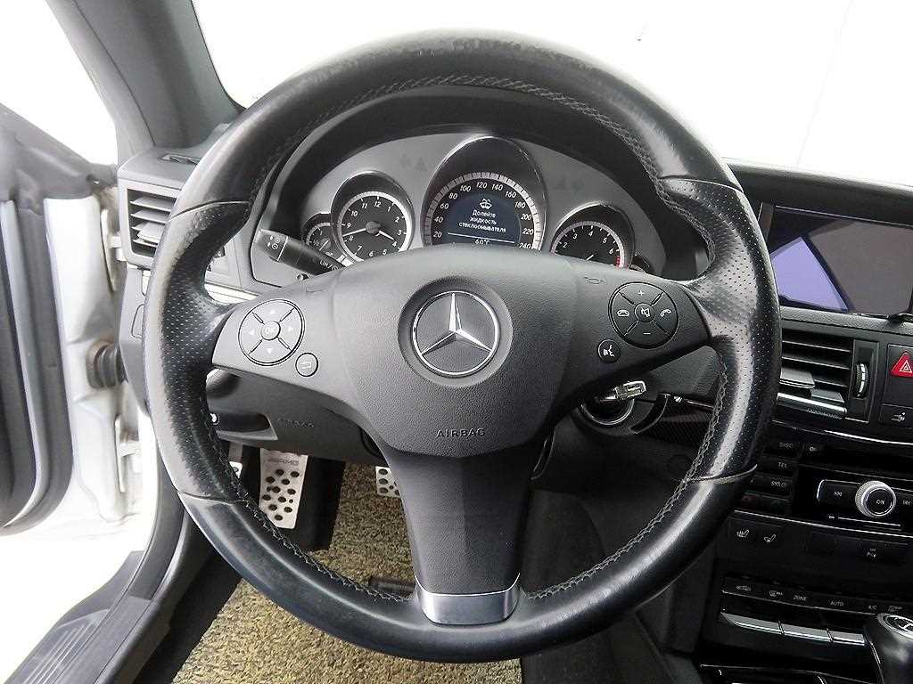 Mercedes Benz E class - Vista 12
