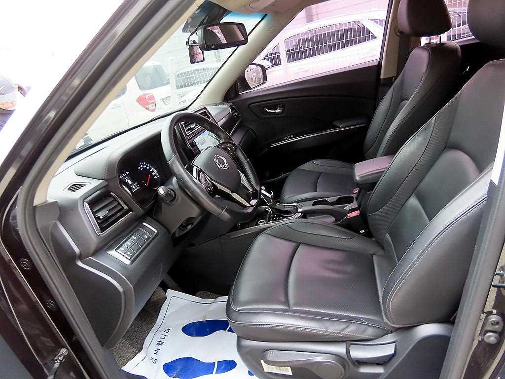 Ssangyong Tivoli - Vista 5