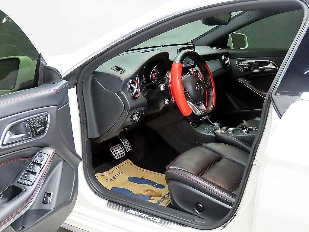 Mercedes Benz CLA Class - Vista 5