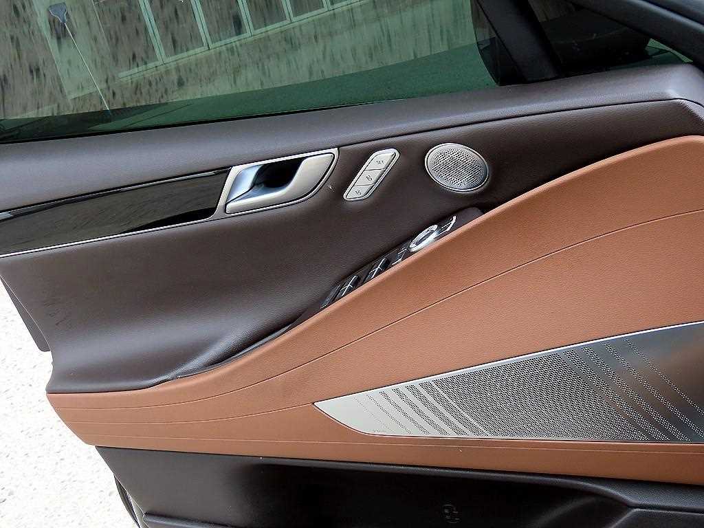 Genesis G80 - Vista 12