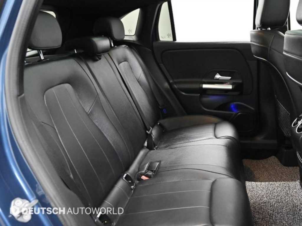 Mercedes Benz GLA Class - Vista 12