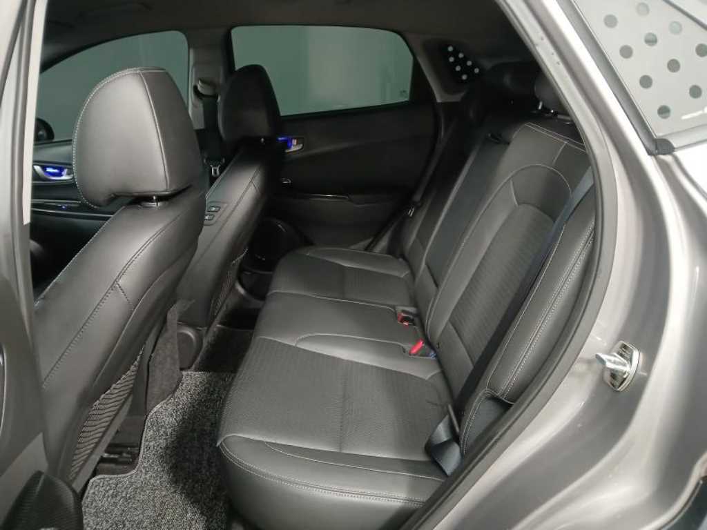 HYUNDAI Kona - Vista 7