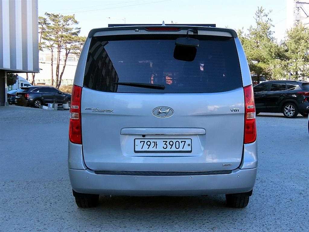 HYUNDAI Starex - Vista 4