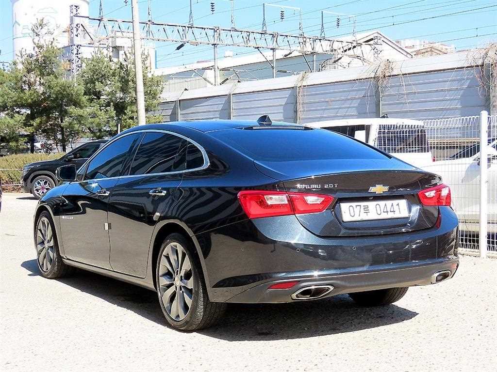 Chevrolet Malibu - Vista 3