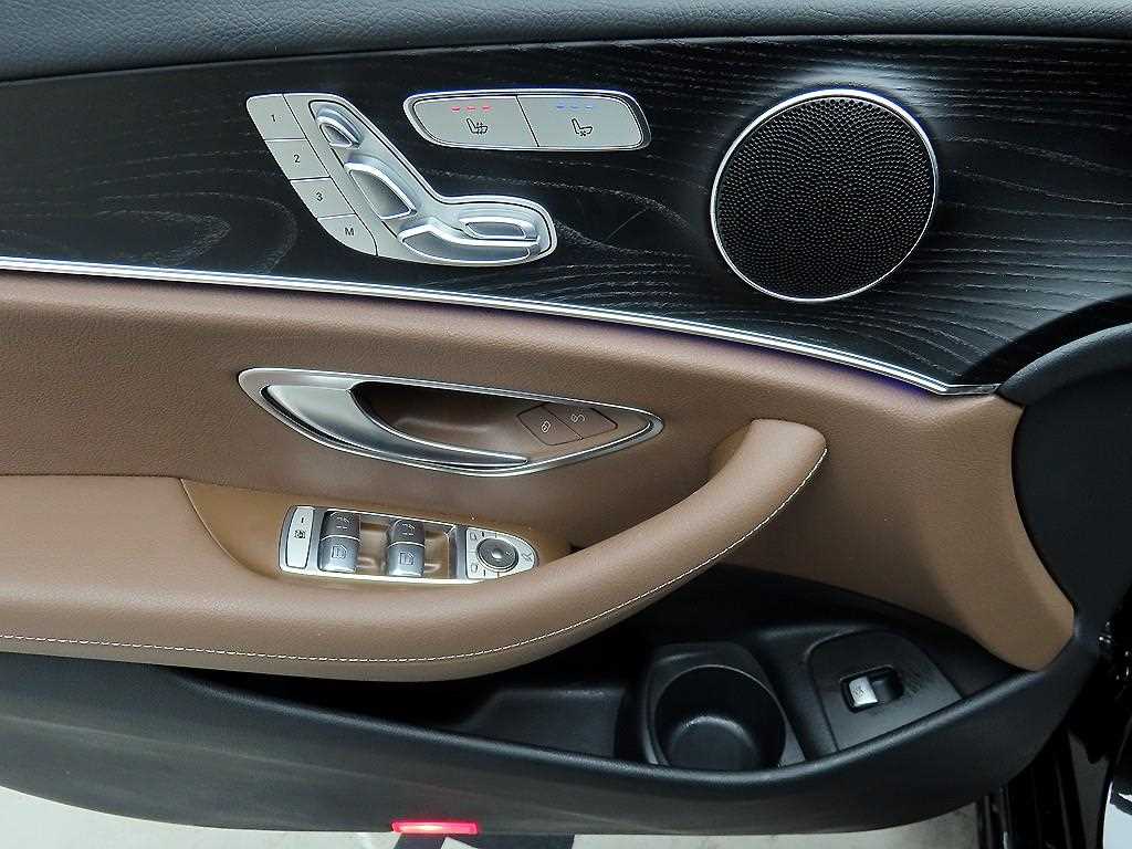 Mercedes Benz E class - Vista 11