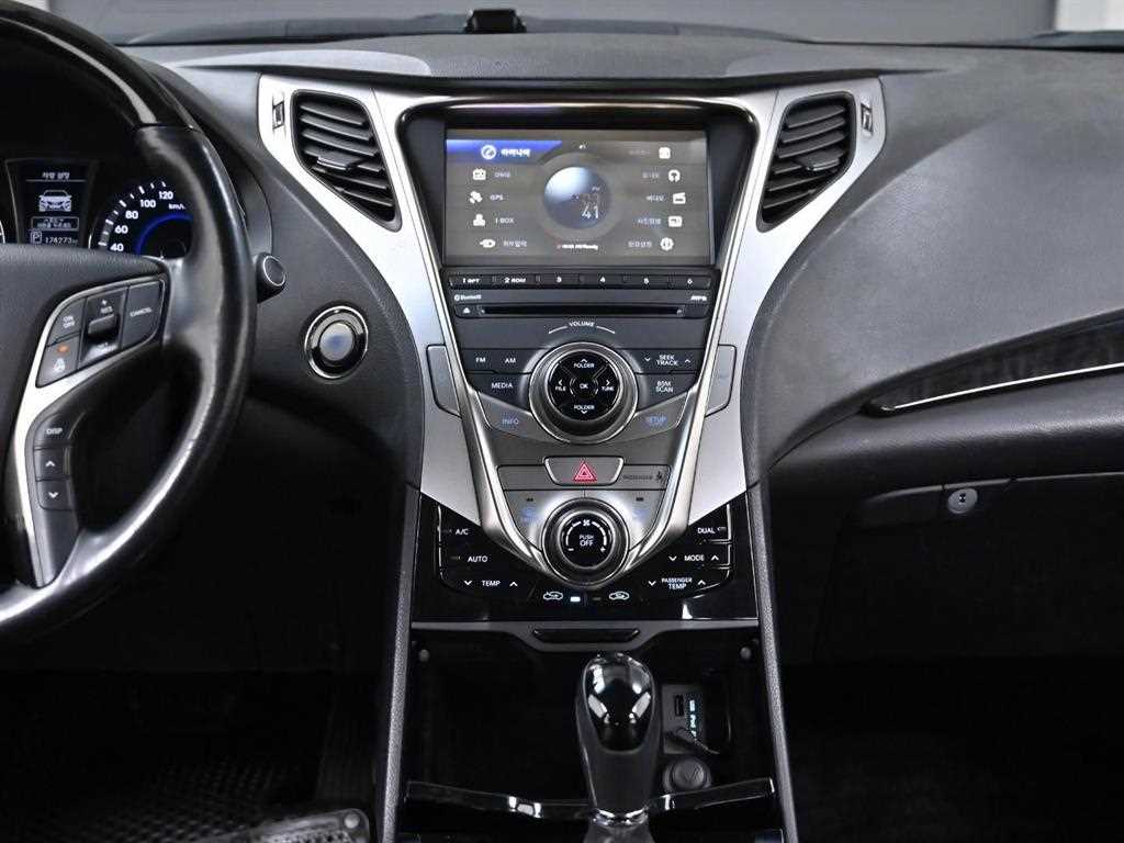 HYUNDAI Grandeur 2012 Plateado - Importación desde Corea - HF Imports Iquique - Foto 14