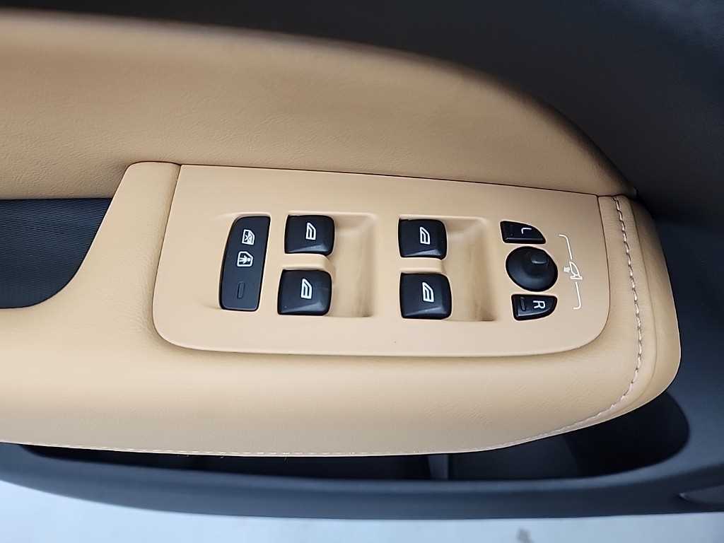 Volvo XC60 2018 Negro - Importación desde Corea - HF Imports Iquique - Foto 17