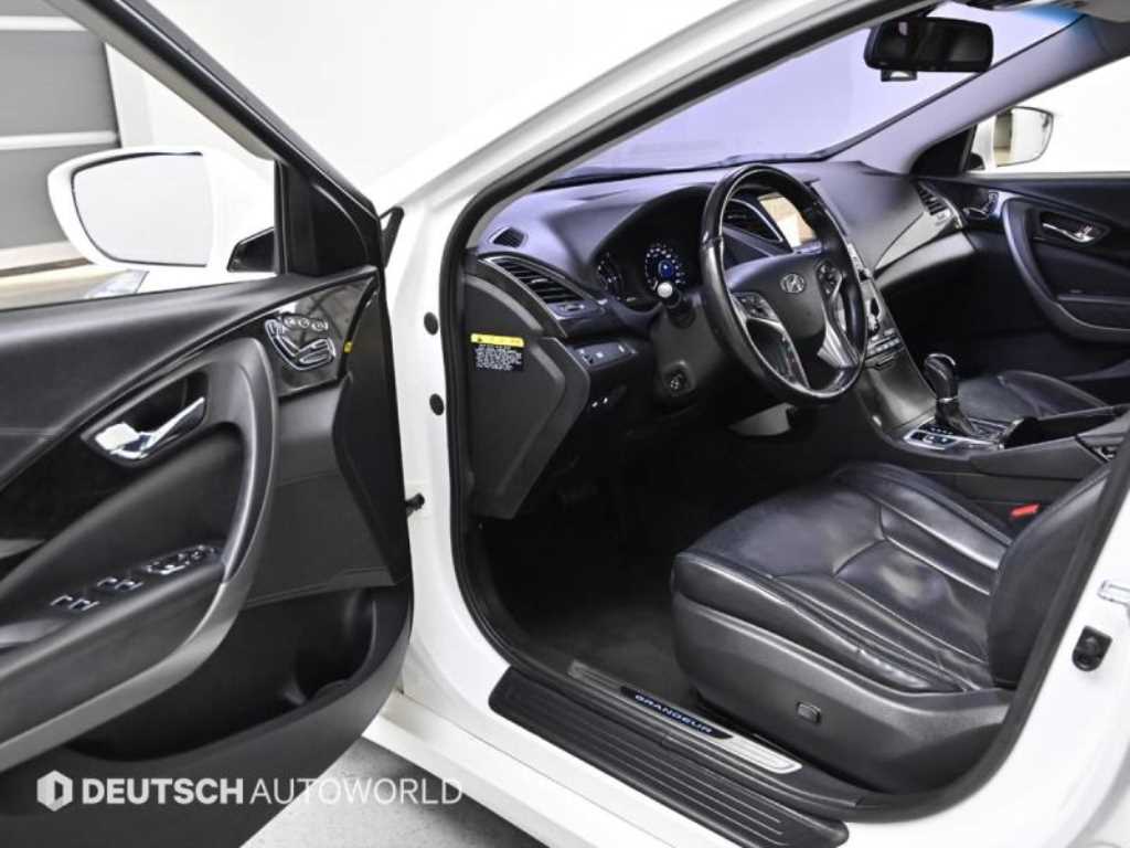 HYUNDAI Grandeur - Vista 12