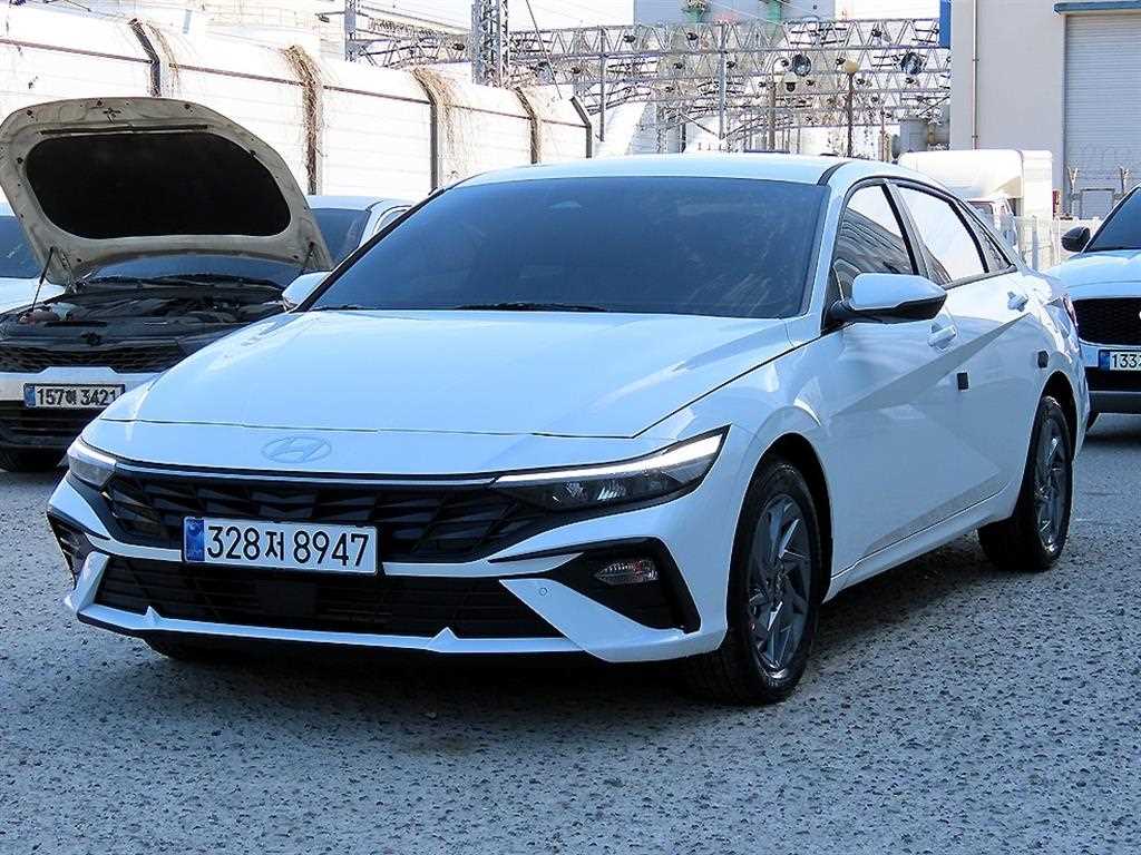 HYUNDAI Avante - Vista 2