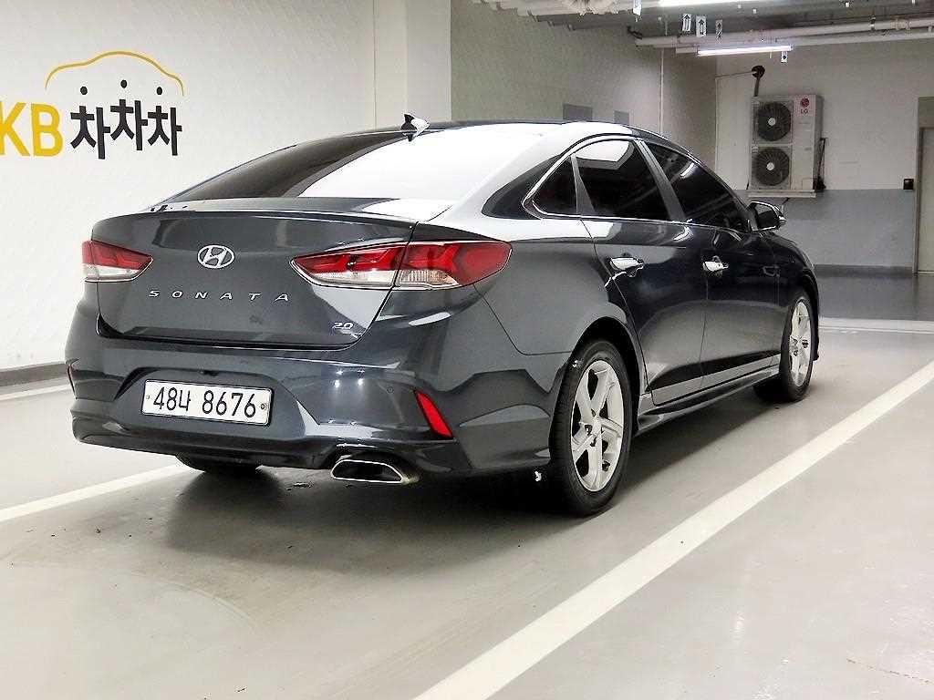 HYUNDAI Sonata - Vista 4