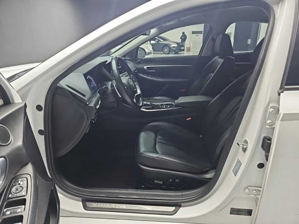 HYUNDAI Sonata - Vista 9