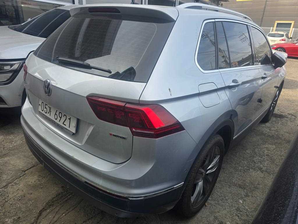 Volkswagen Tiguan - Vista 4
