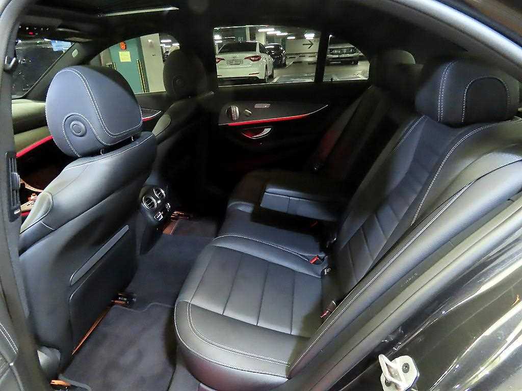 Mercedes Benz E class - Vista 7