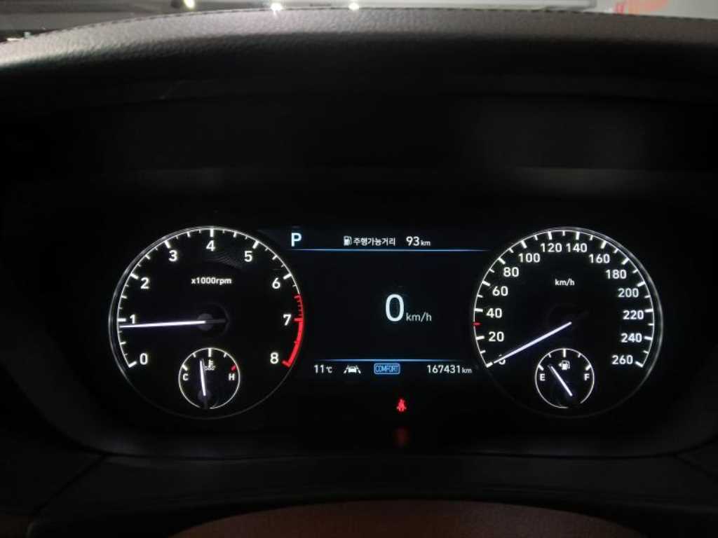 Genesis G90 - Vista 9