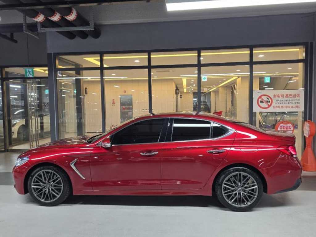 Genesis G70 - Vista 3