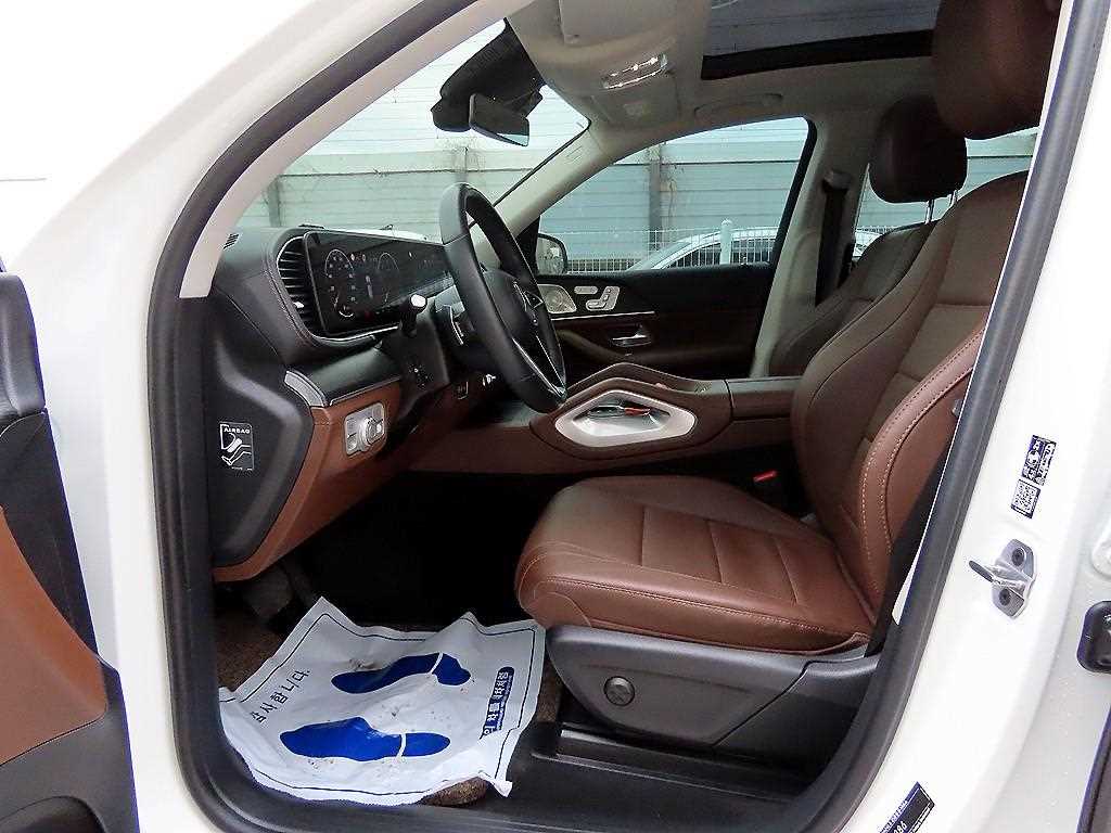 Mercedes Benz GLE Class - Vista 5