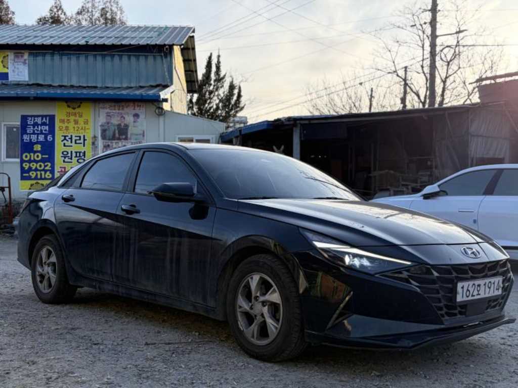 HYUNDAI Avante - Vista 2