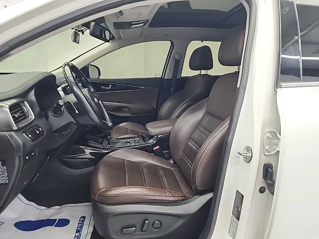 KIA Sorento - Vista 11