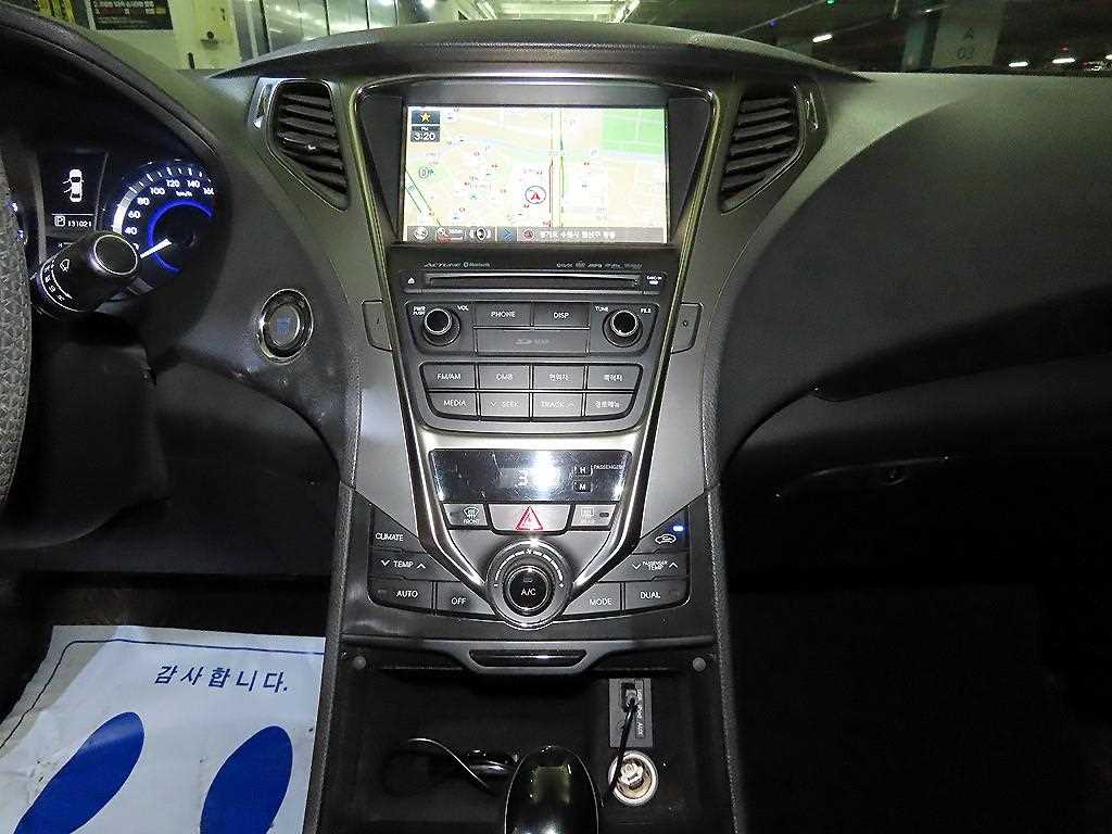 HYUNDAI Grandeur - Vista 11