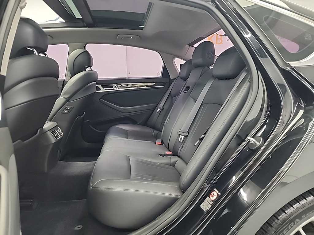 HYUNDAI Genesis - Vista 12