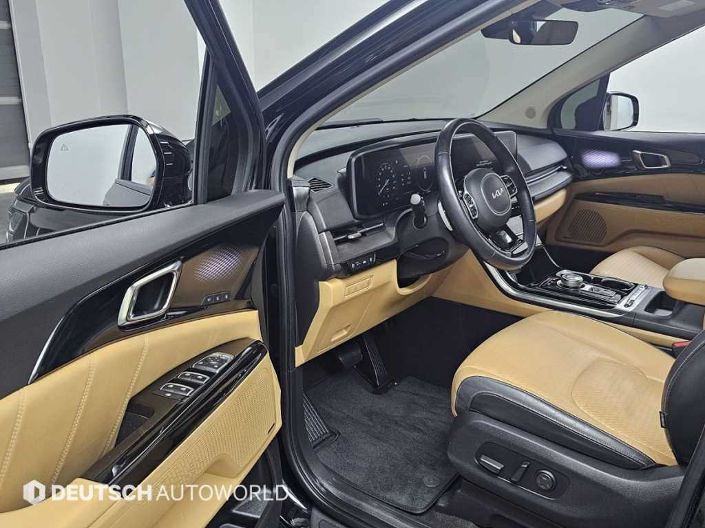 KIA Carnival - Vista 11