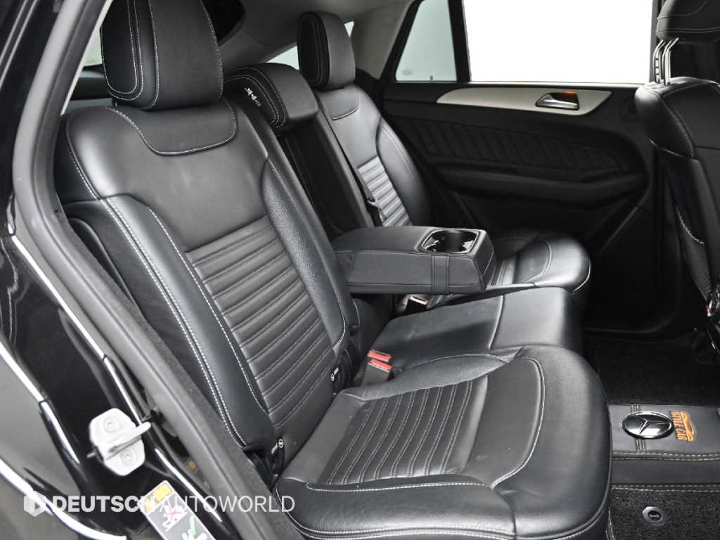 Mercedes Benz GLE Class - Vista 12