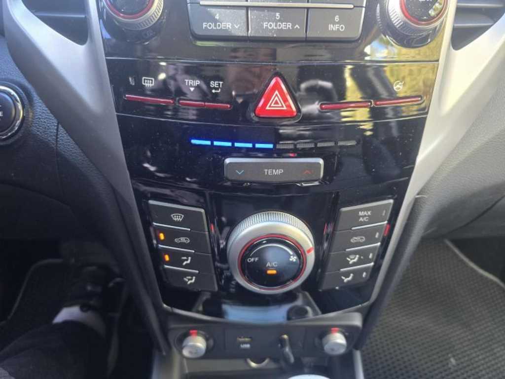 Ssangyong Tivoli 2016 Azul - Importación desde Corea - HF Imports Iquique - Foto 15